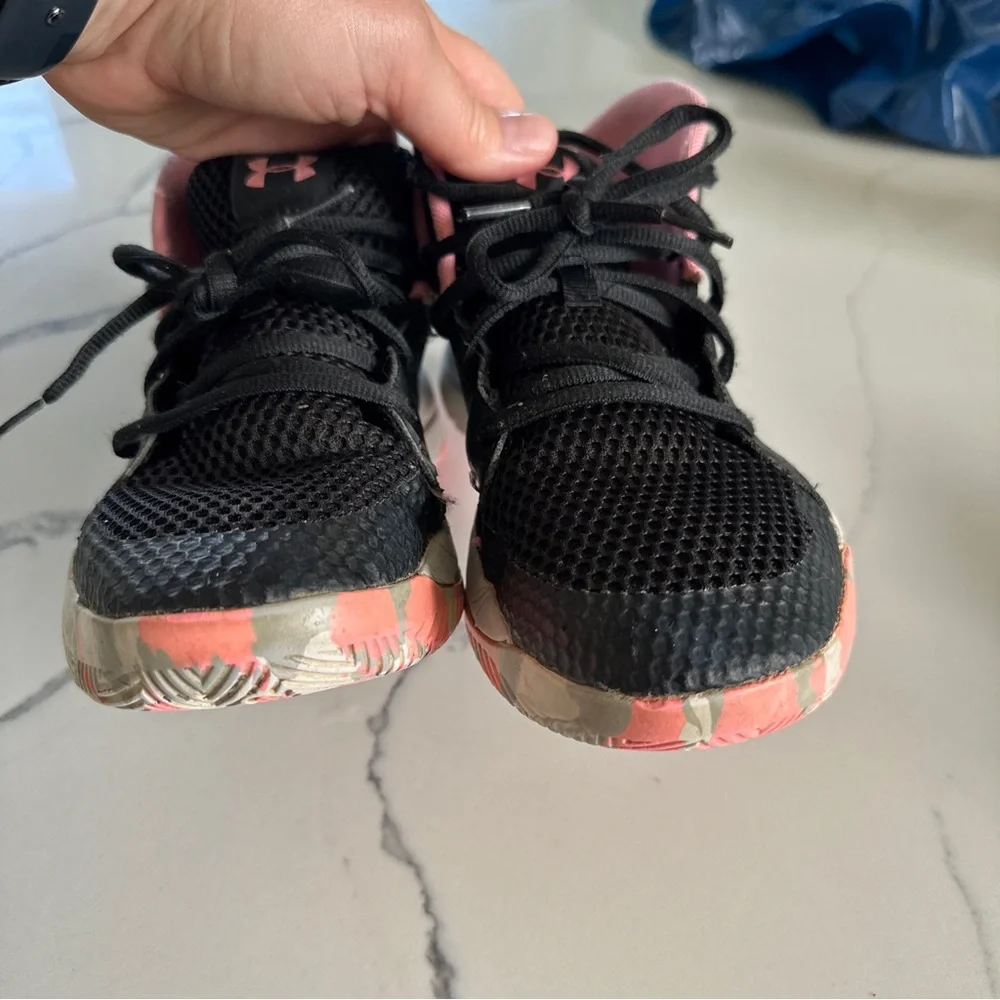 UNDER ARMOUR UA GS JET Basketball Sneakers - Picture 4 of 8